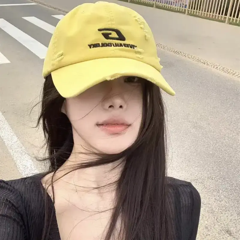 Red G-Embroidered Baseball Cap for Men Women — feature 2