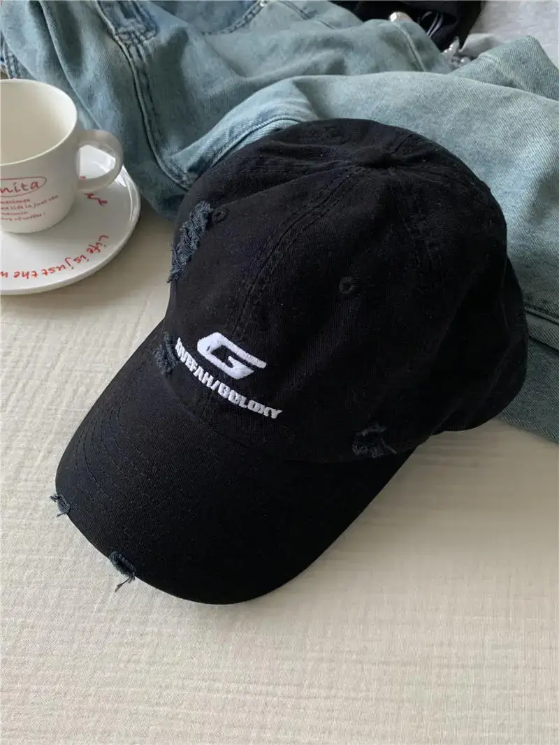 Red G-Embroidered Baseball Cap for Men Women — feature 31
