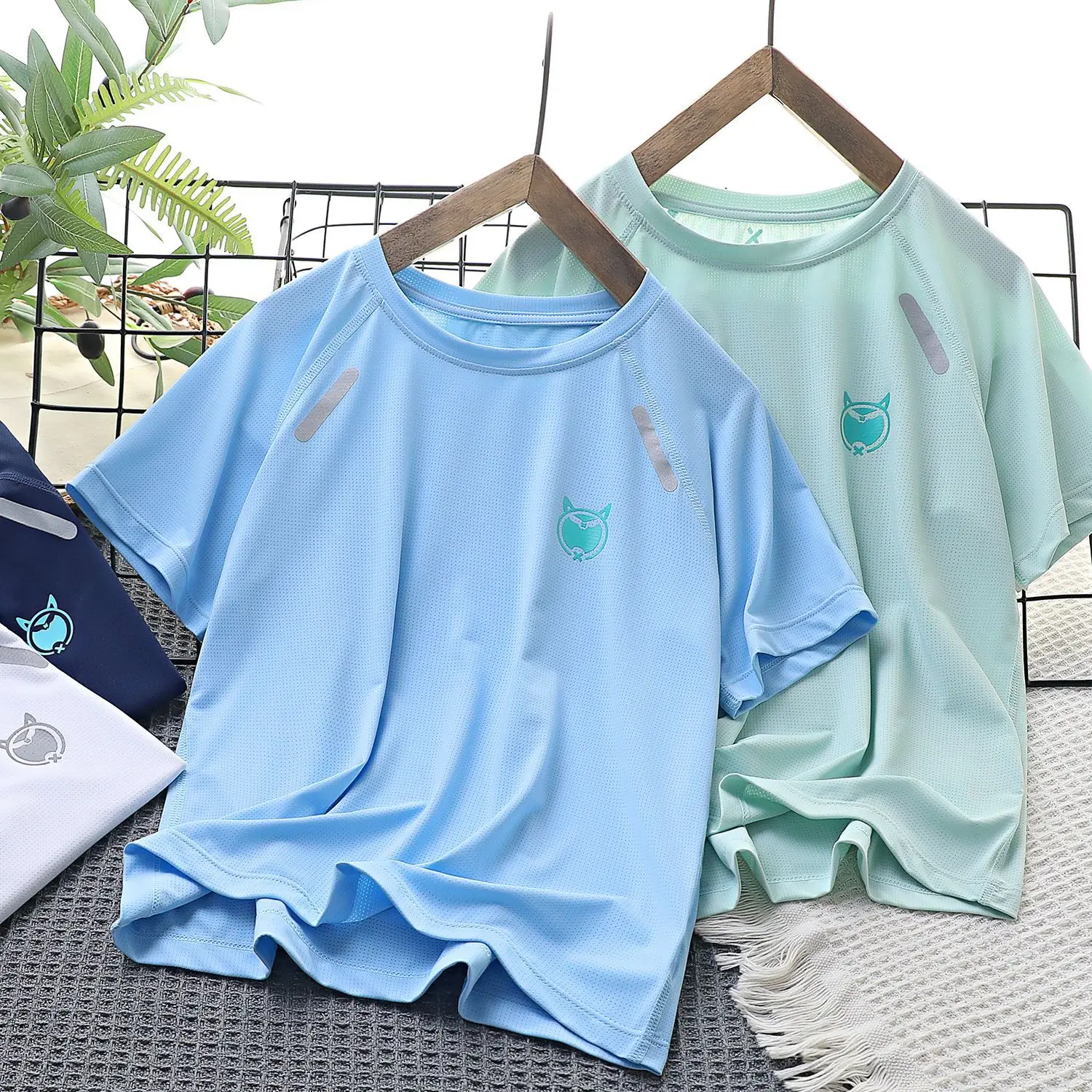 Children's Blue Nylon Sports T-Shirt Medium — feature 7