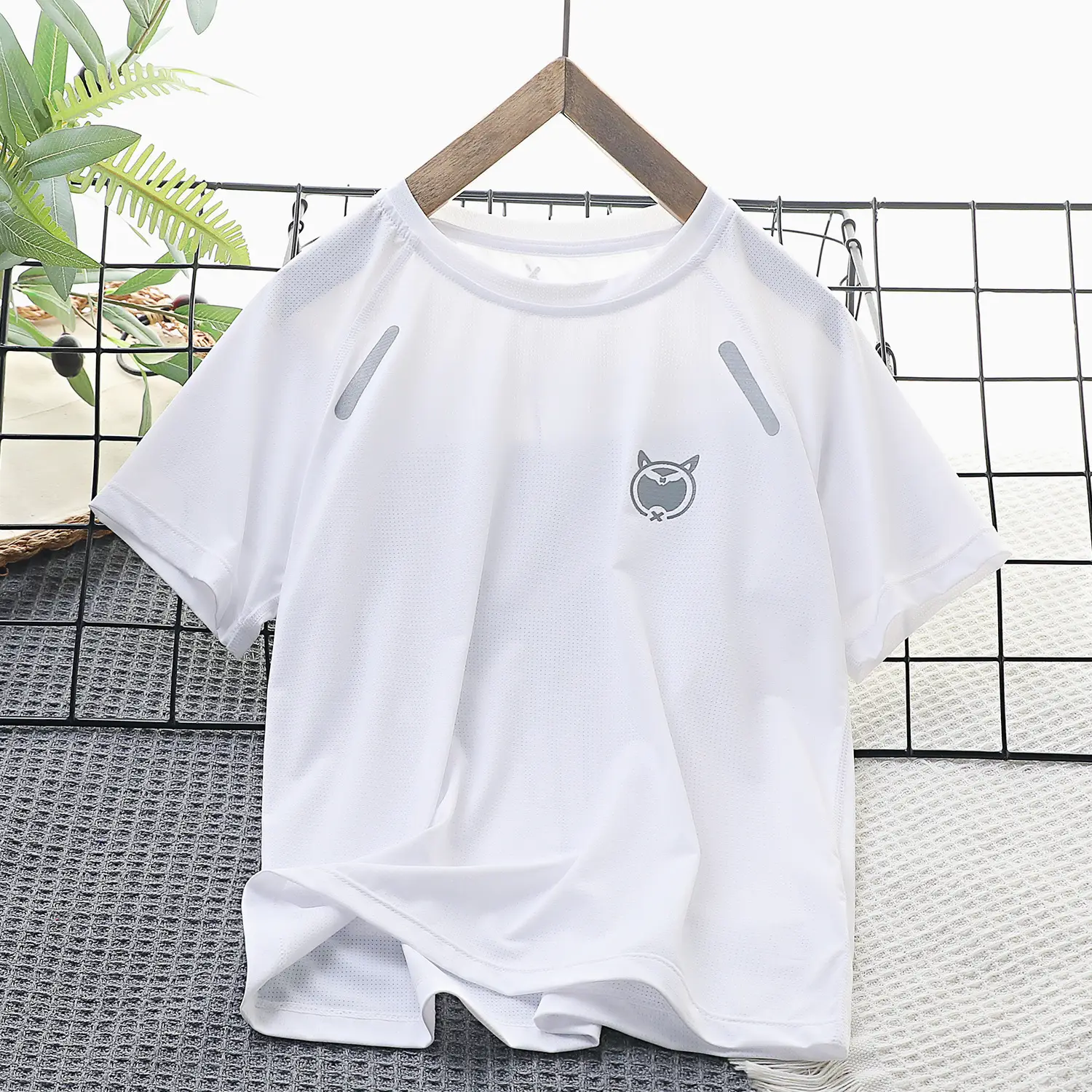 Children's Blue Nylon Sports T-Shirt Medium — feature 9