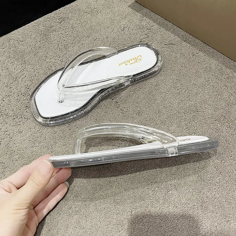 Upgraded Hollow with Clear Crystal Flip Flops Women's Summer Ins Korean Style Comfortable Outer Wear Flip Flops - Image 5
