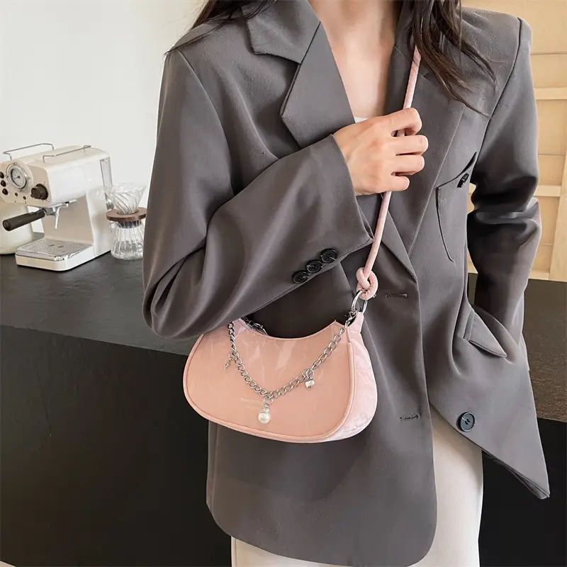 White Chain Shoulder Bag for Women - Image 6