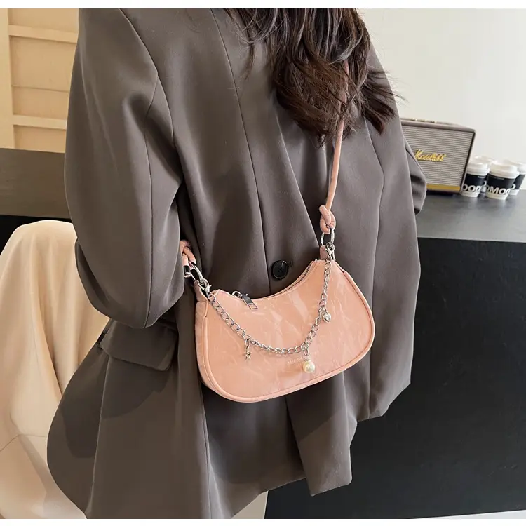 White Chain Shoulder Bag for Women — feature 12
