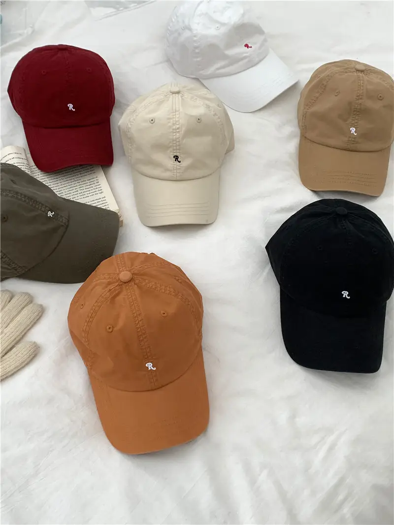 Korean Retro R Cap Small Label Embroidery Beige — feature 1