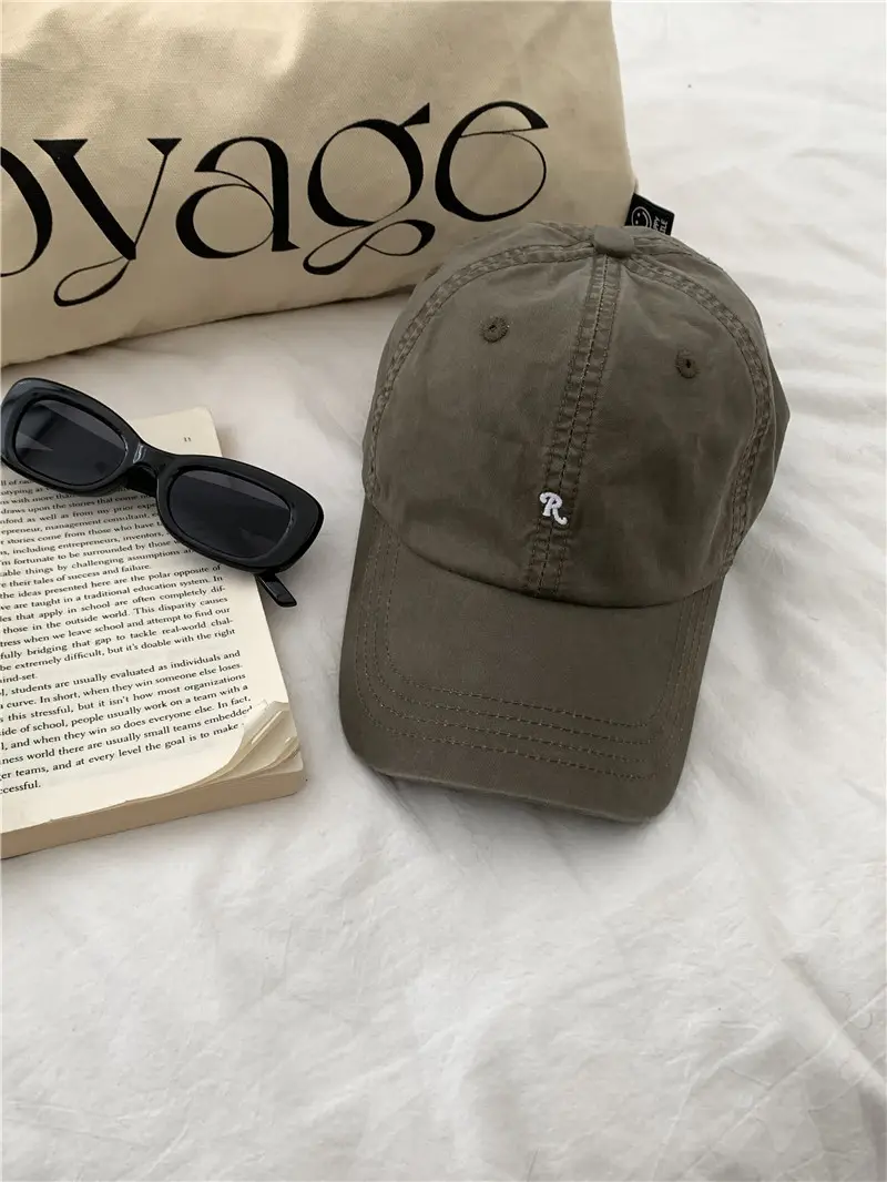 Korean Retro R Cap Small Label Embroidery Beige — feature 10