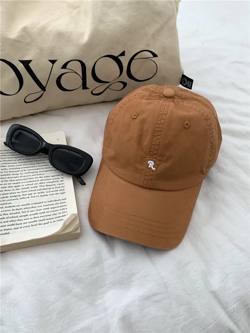 Korean Retro R Cap Small Label Embroidery Beige — feature 11