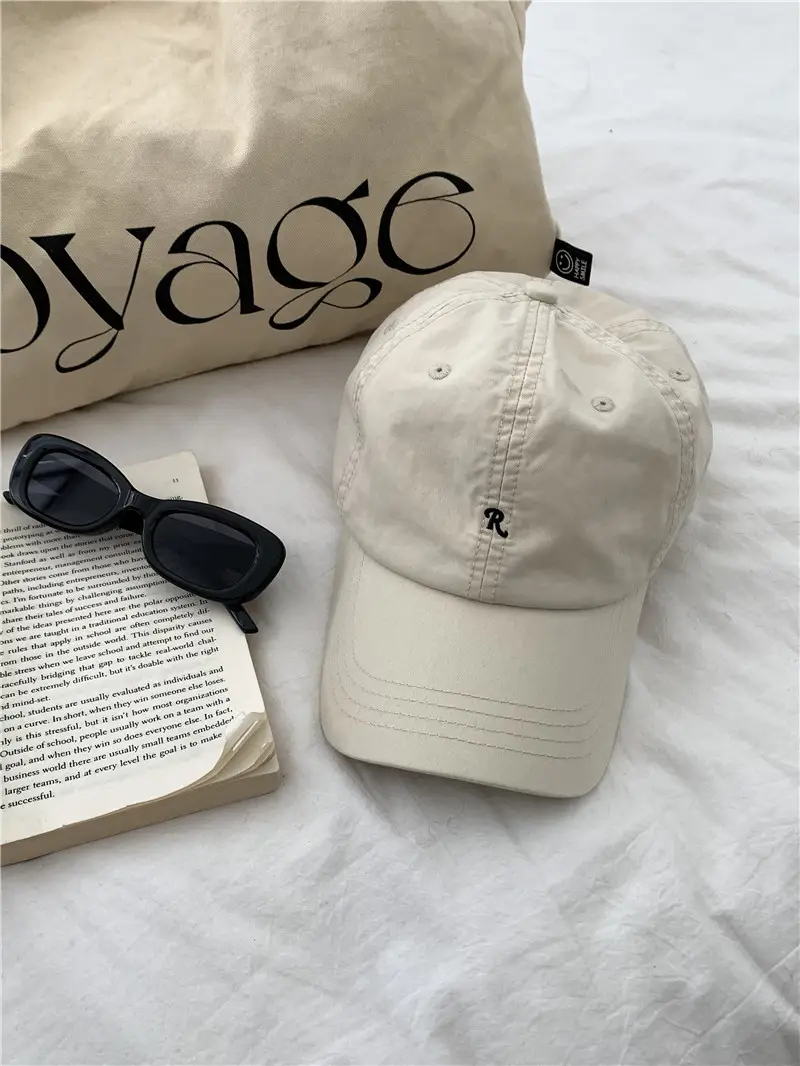 Korean Retro R Cap Small Label Embroidery Beige — feature 13
