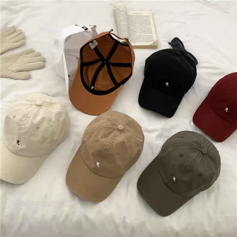 Korean Retro R Cap Small Label Embroidery Beige — feature 3