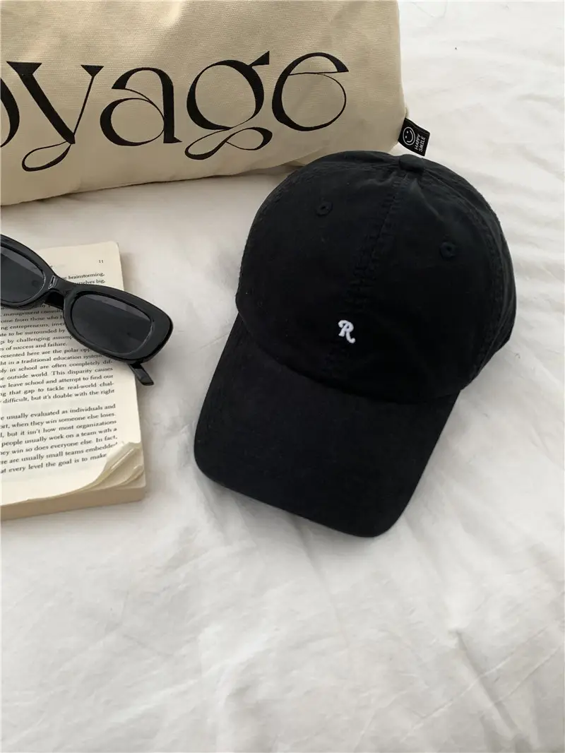 Korean Retro R Cap Small Label Embroidery Beige — feature 9