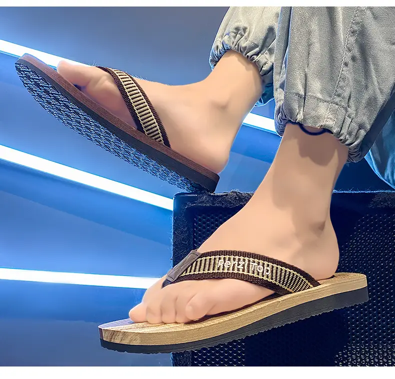 New Summer Men's Flip Flops Korean-style Trendy Outfit Beach Sandals Anti-slip Wear-resistant Flip Flops — feature 14