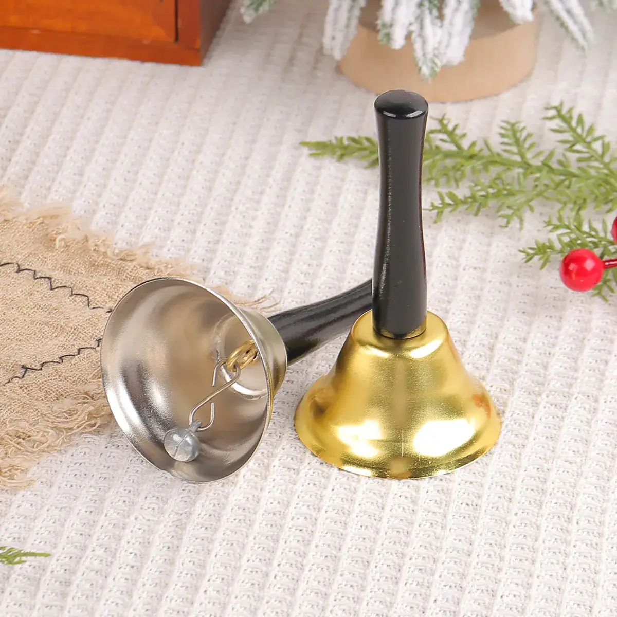 Christmas Hand Bell Gold Silver 49g - Image 3