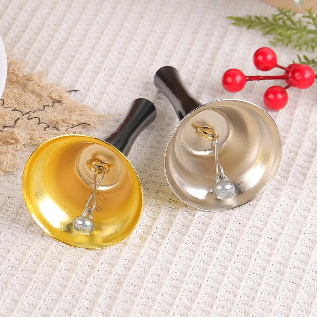 Christmas Hand Bell Gold Silver 49g - Image 4