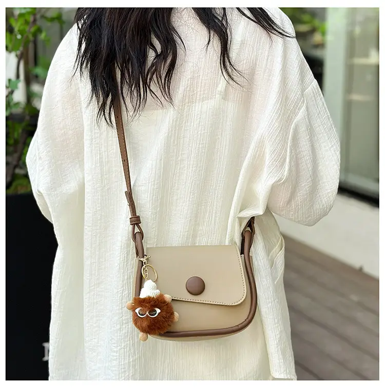 Vintage White Crossbody Bag with Fur Pom Pom — feature 13
