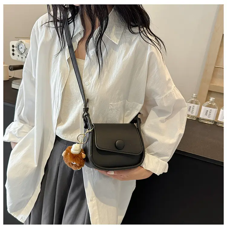 Vintage White Crossbody Bag with Fur Pom Pom — feature 14