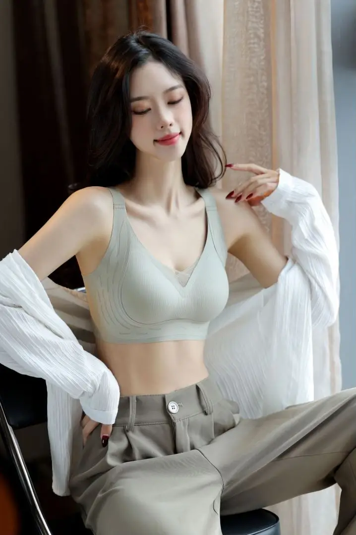 Light Pink Traceless Underwear Women's Anti-Drop Bra — feature 30