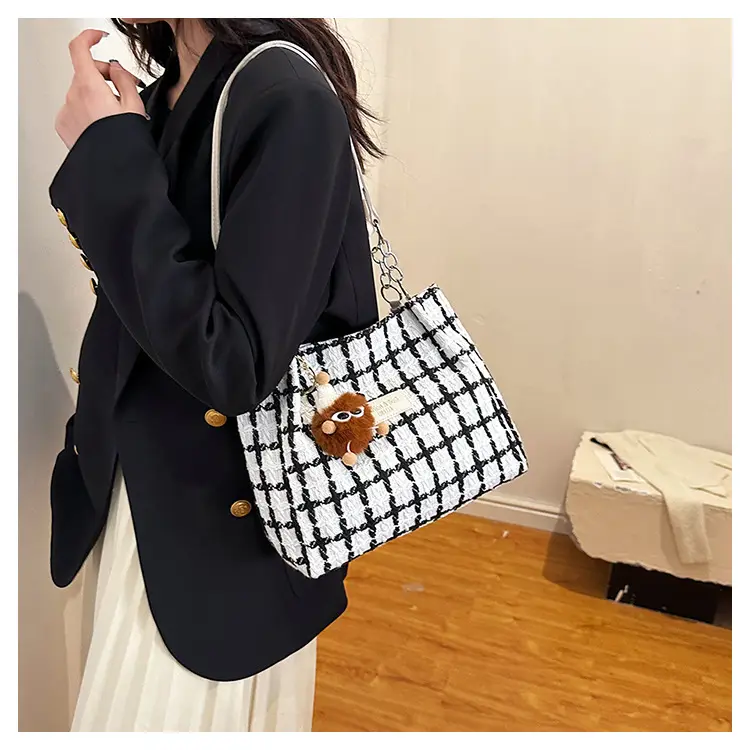 2026 Woolen Plaid Shoulder Tote Bag for Women — feature 15