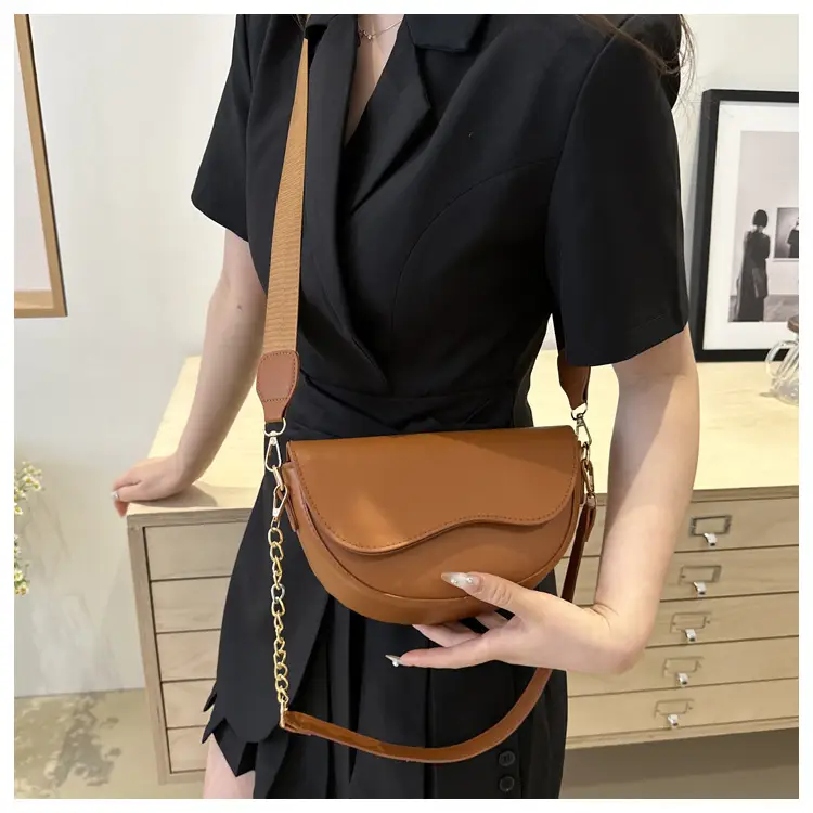 Pink Mini Crossbody Bag for Women 2026 Summer — feature 17
