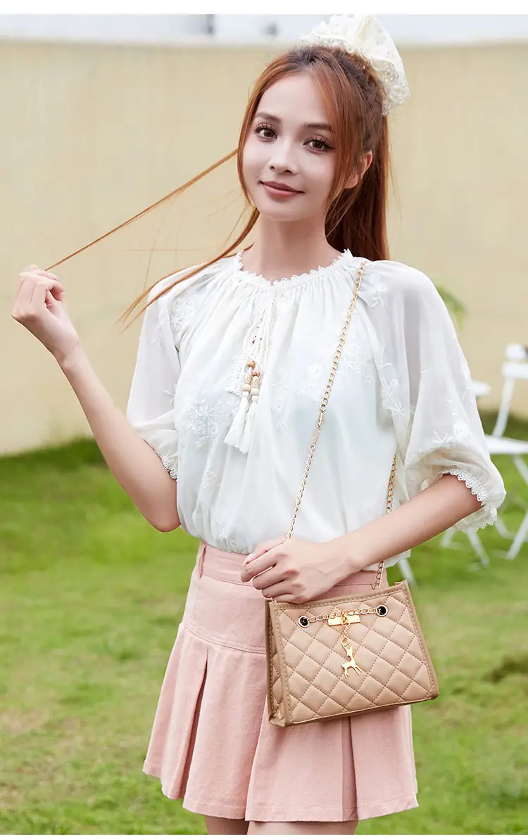 Fawn Pendant Crossbody Bag Diamond Embroidered Women — feature 10