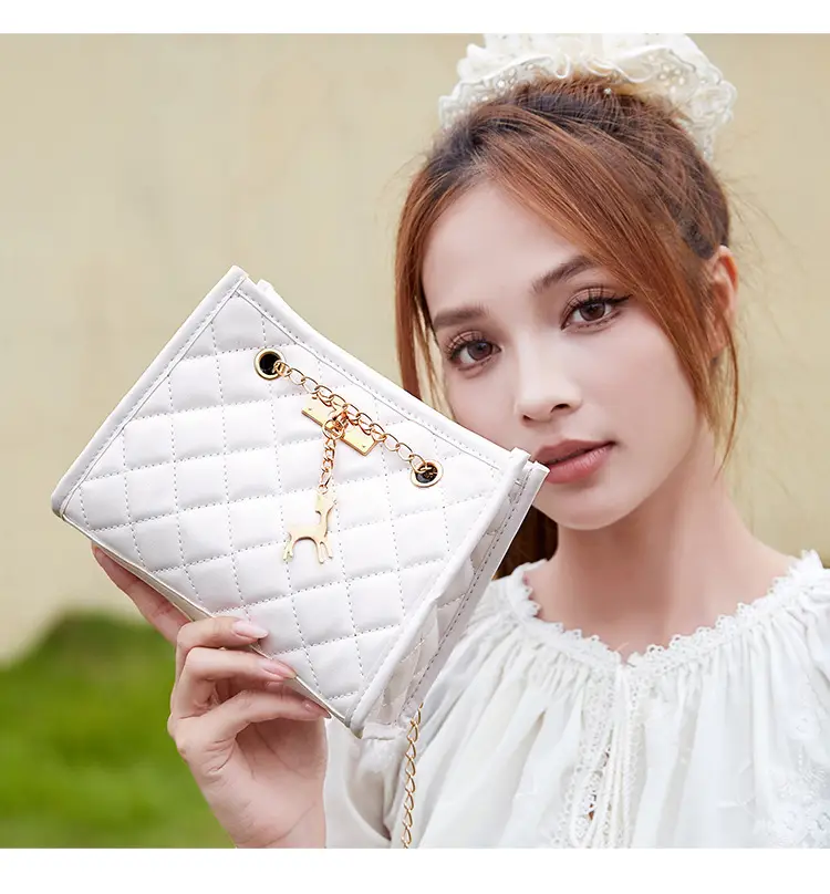 Fawn Pendant Crossbody Bag Diamond Embroidered Women — feature 12