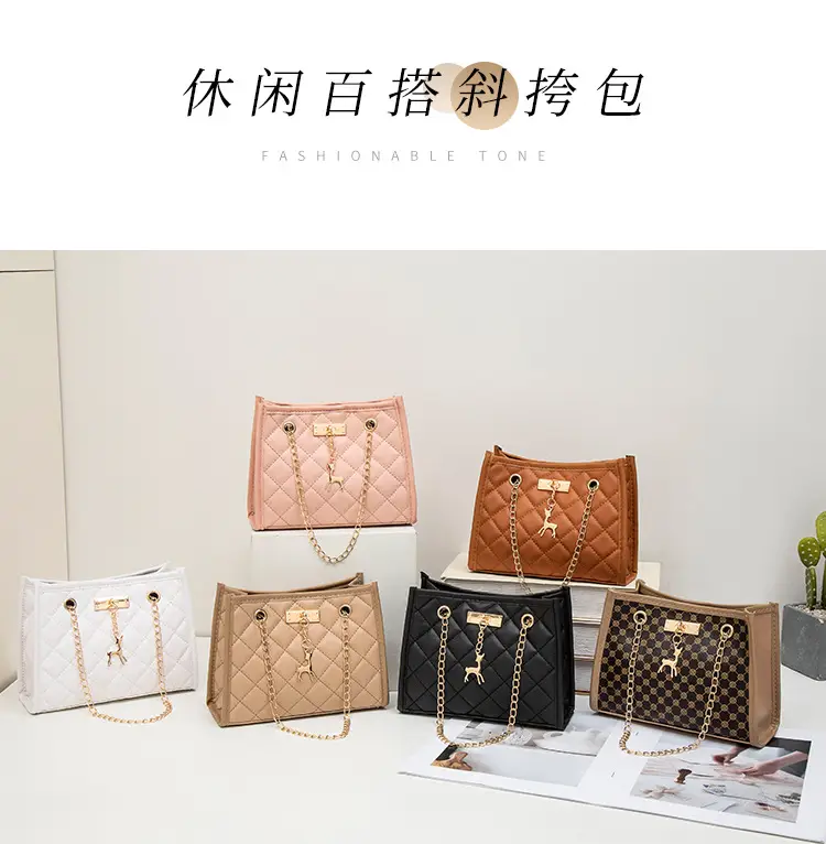 Fawn Pendant Crossbody Bag Diamond Embroidered Women — feature 2