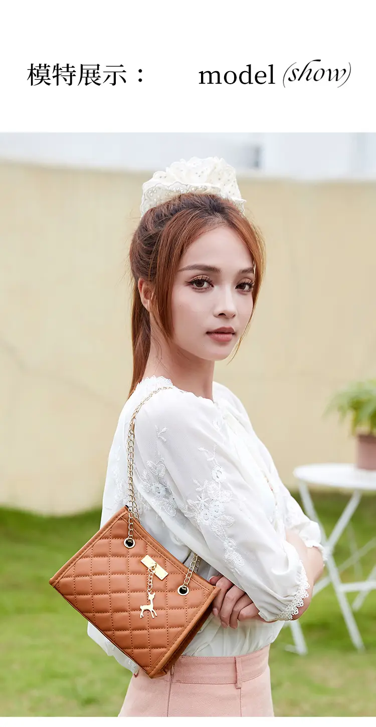 Fawn Pendant Crossbody Bag Diamond Embroidered Women — feature 9