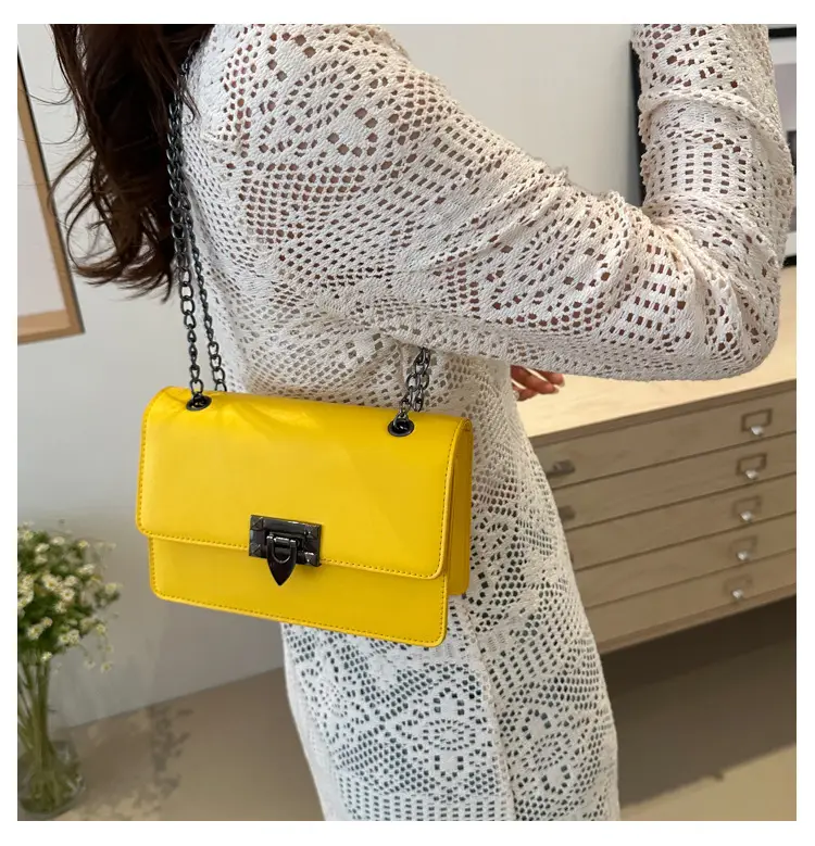 Light Blue Lock Chain Crossbody Bag for Women — feature 13
