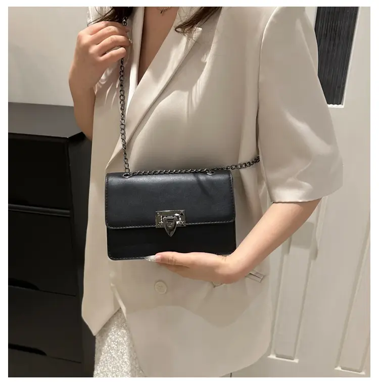 Light Blue Lock Chain Crossbody Bag for Women — feature 17