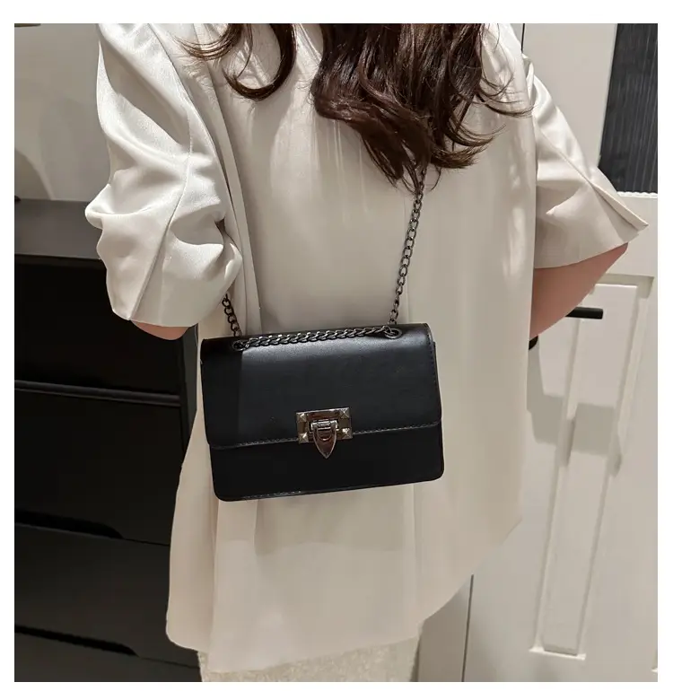 Light Blue Lock Chain Crossbody Bag for Women — feature 18