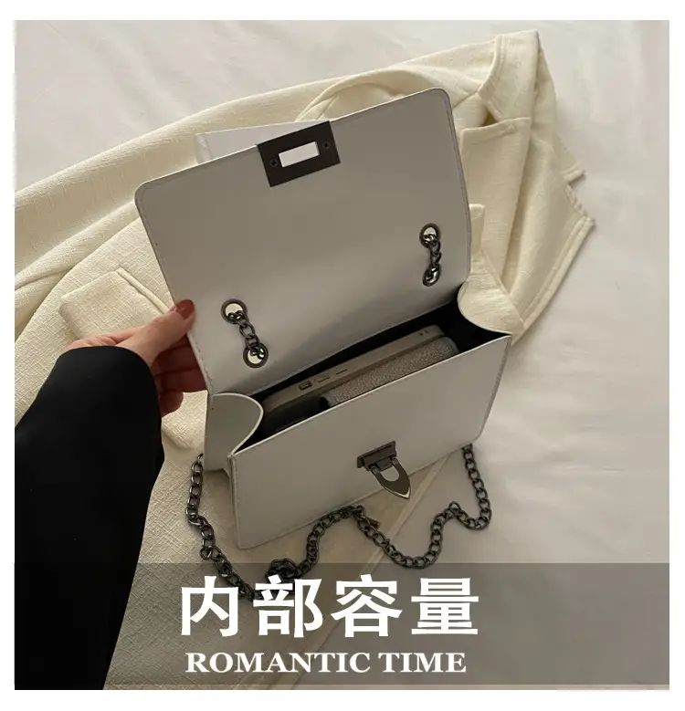 Light Blue Lock Chain Crossbody Bag for Women — feature 2