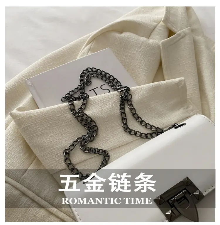 Light Blue Lock Chain Crossbody Bag for Women — feature 4
