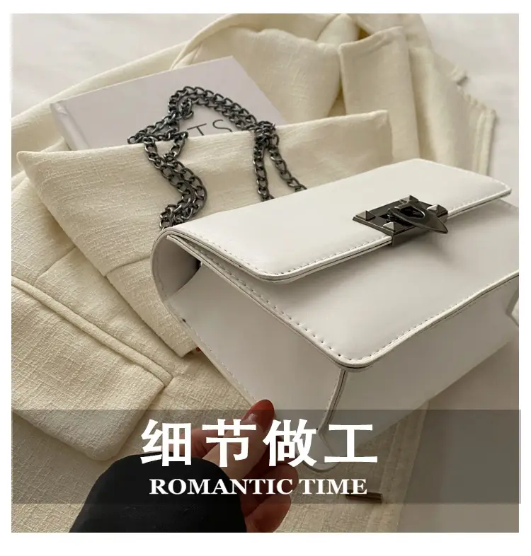 Light Blue Lock Chain Crossbody Bag for Women — feature 5
