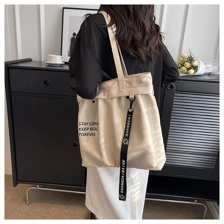 Blue Canvas Shoulder Bag for College Students 2026 — feature 31