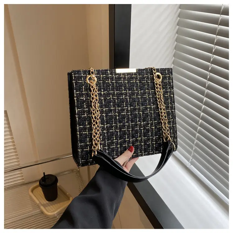 Black Chain Shoulder Bag for Women 2026 — feature 21