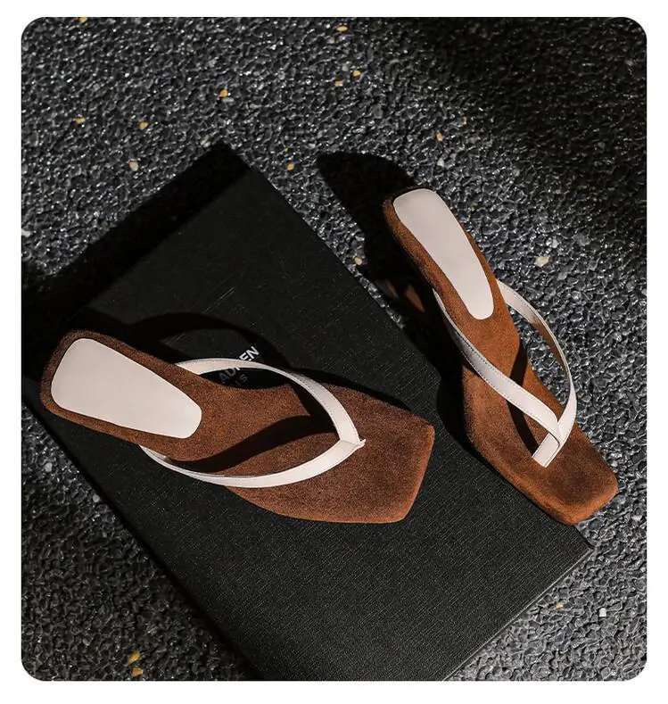 Black Flip-Flops 2026 Summer New European and American Style Thong-Toe Wedge French High-Heeled Slippers for Women for Summer Outdoor Wear — feature 13