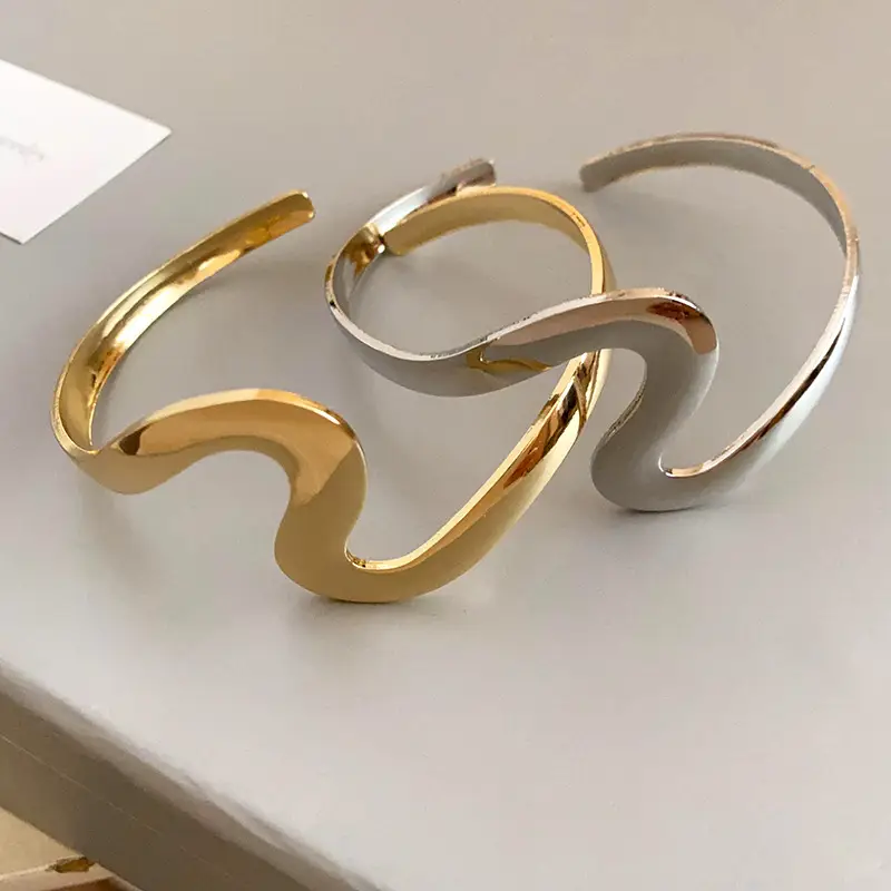European and American wave metal open bracelet simple design twist arm ring bracelet cold wind cross-border jewelry wholesale — feature 4