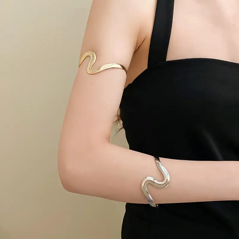 European and American wave metal open bracelet simple design twist arm ring bracelet cold wind cross-border jewelry wholesale — feature 5