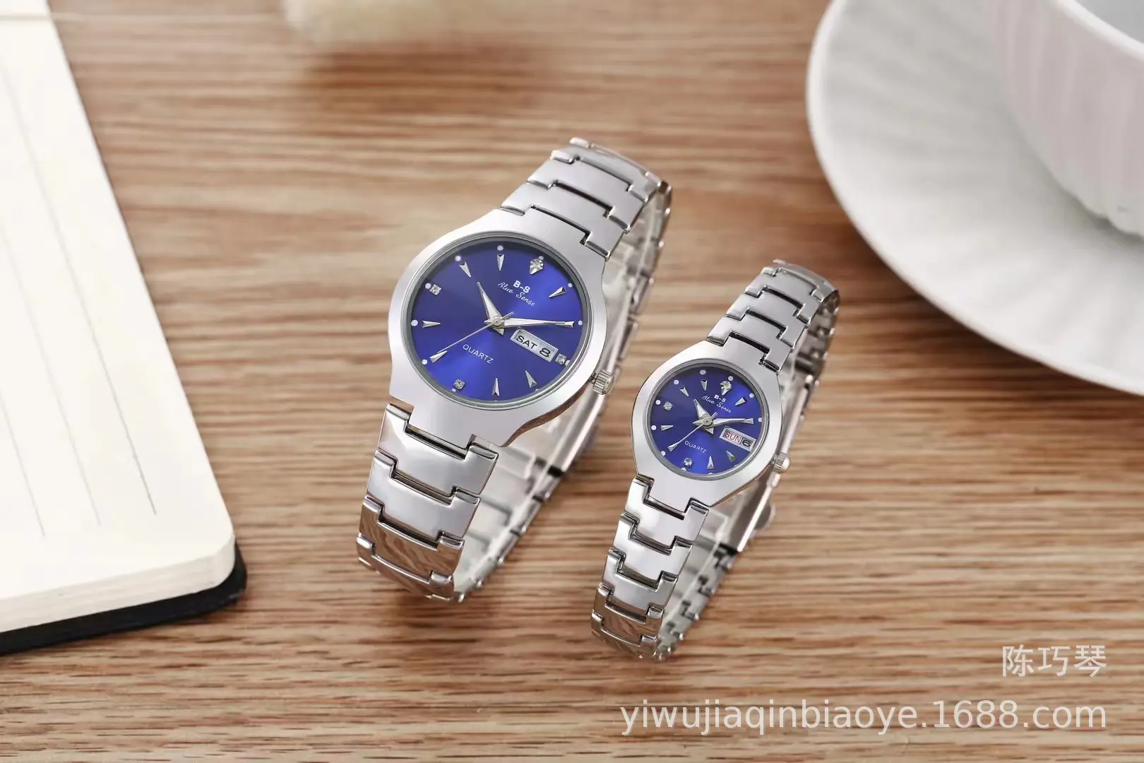 Men's Women's Stainless Steel Calendar Watch 2024 — feature 7