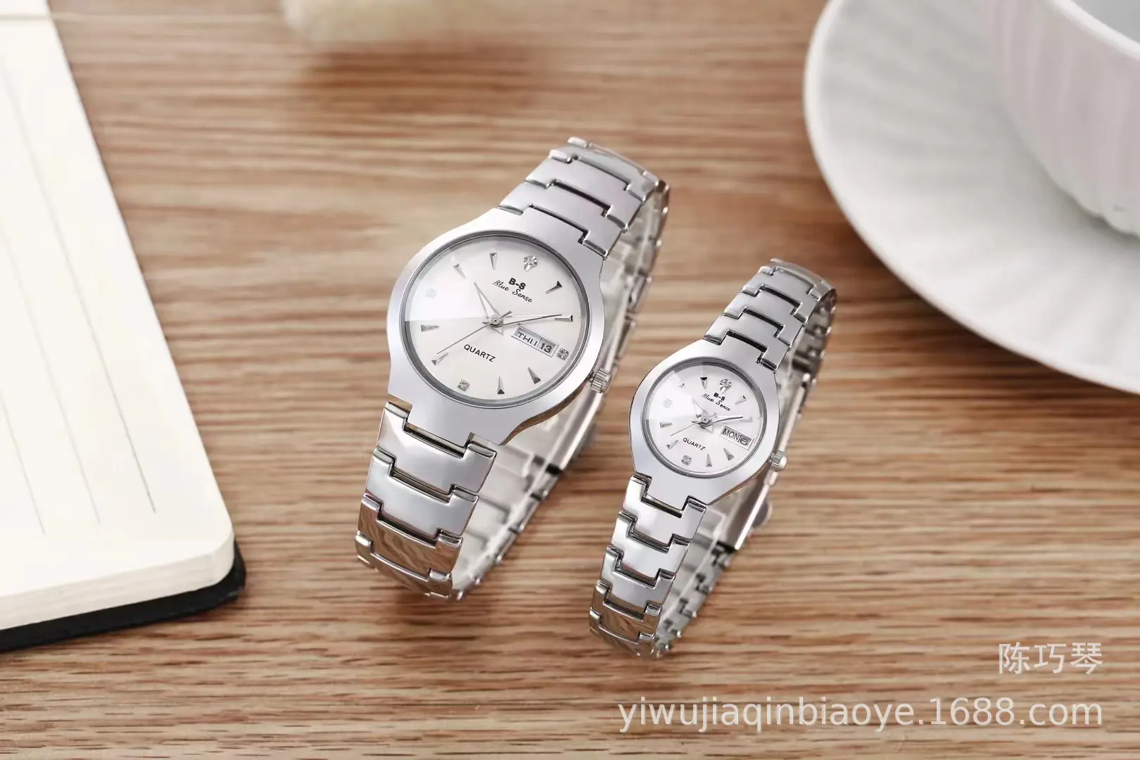 Men's Women's Stainless Steel Calendar Watch 2024 — feature 8