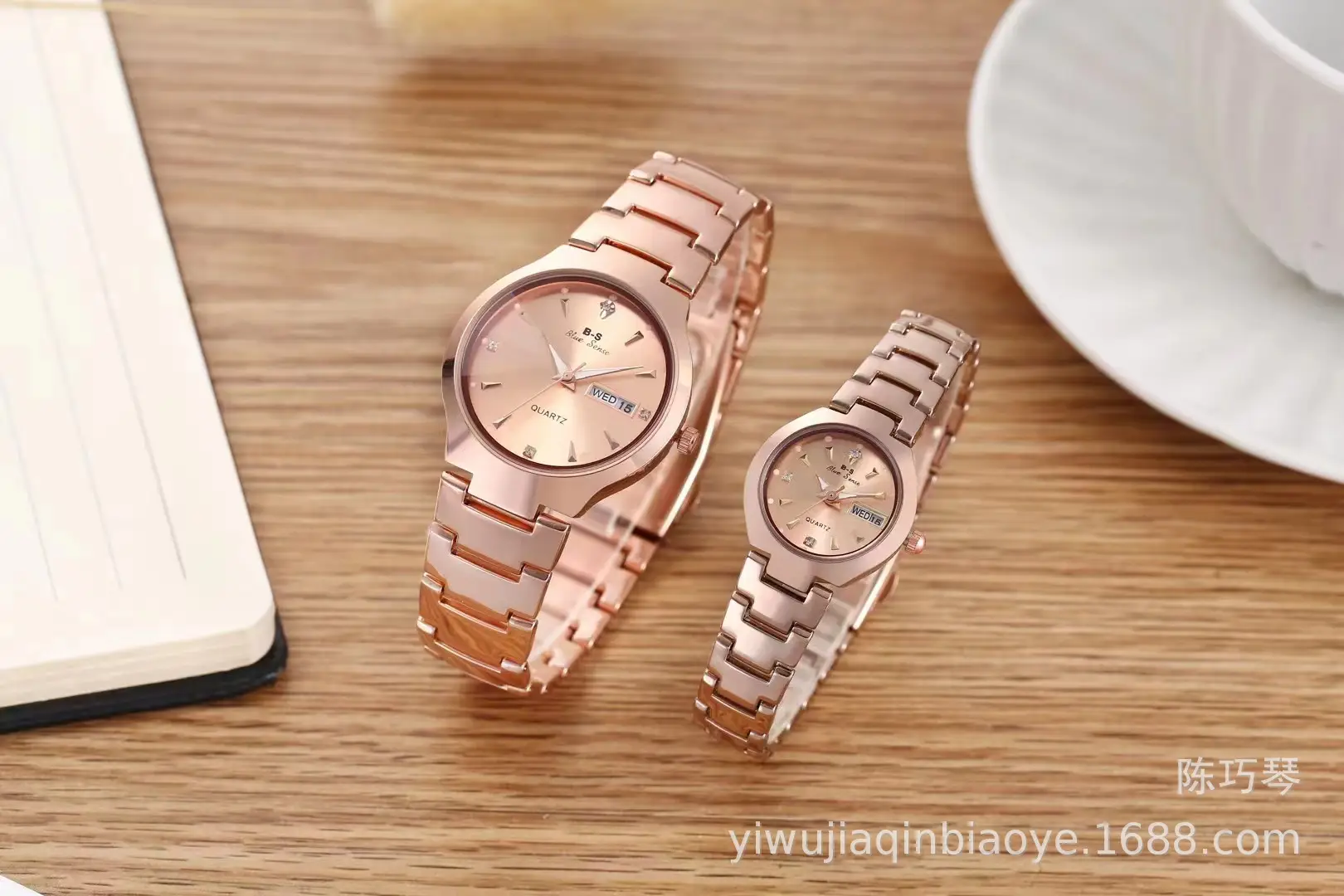 Men's Women's Stainless Steel Calendar Watch 2024 — feature 9