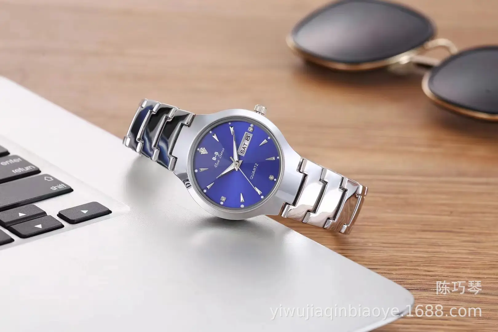 Men's Women's Stainless Steel Calendar Watch 2024