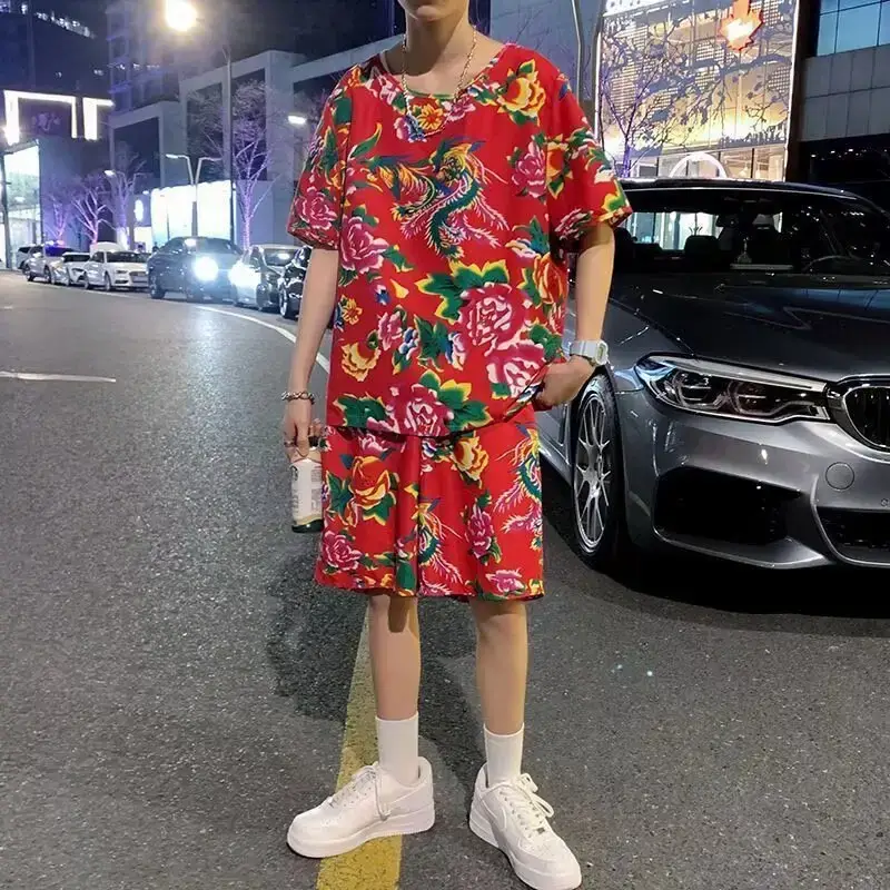 Red Floral Short Sleeve T-Shirt Shorts Set for Men Women — feature 4