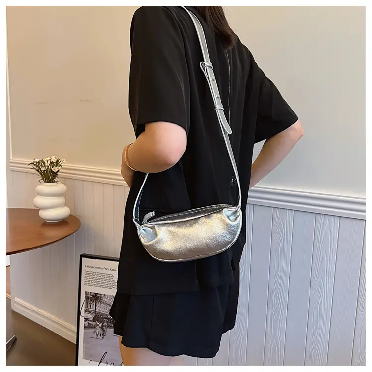 Minimalist Pleated Shoulder Bag for Women 2026 — feature 17