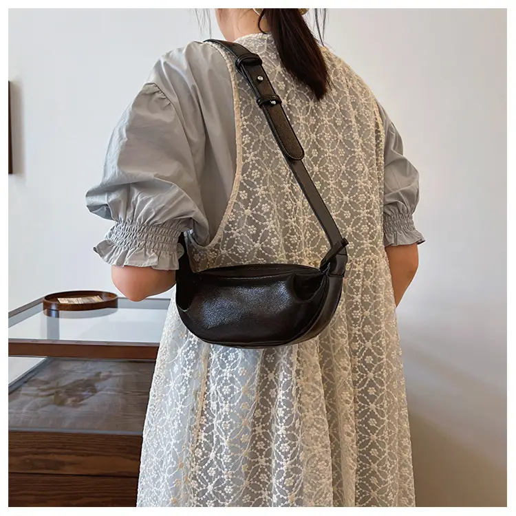 Minimalist Pleated Shoulder Bag for Women 2026 — feature 23