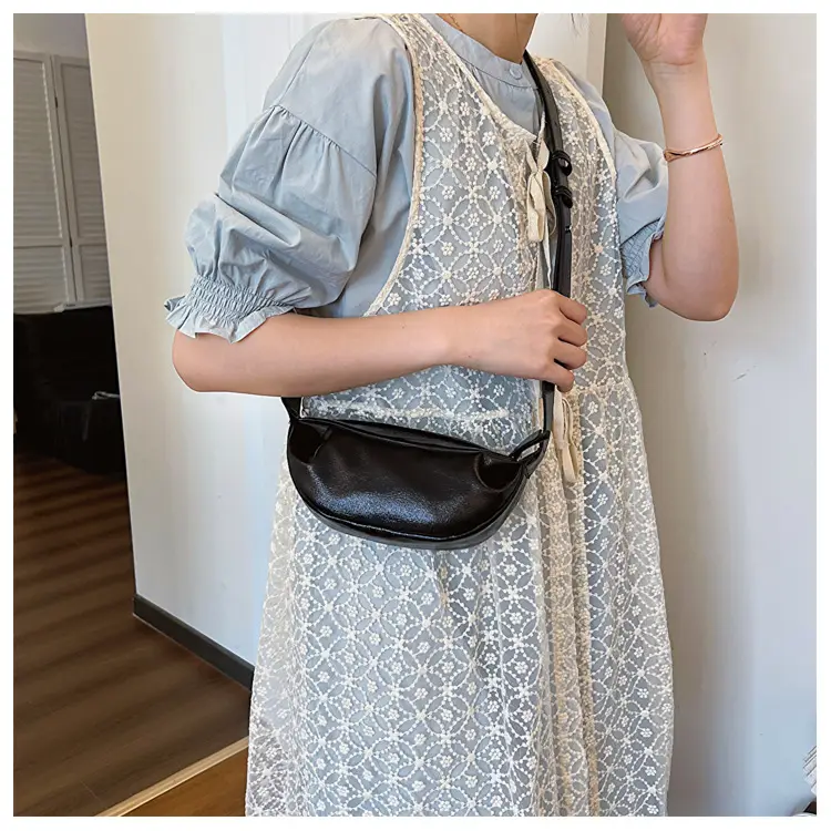 Minimalist Pleated Shoulder Bag for Women 2026 — feature 24