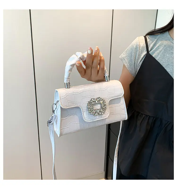 Golden Pleated Diamond Handbag for Women — feature 20