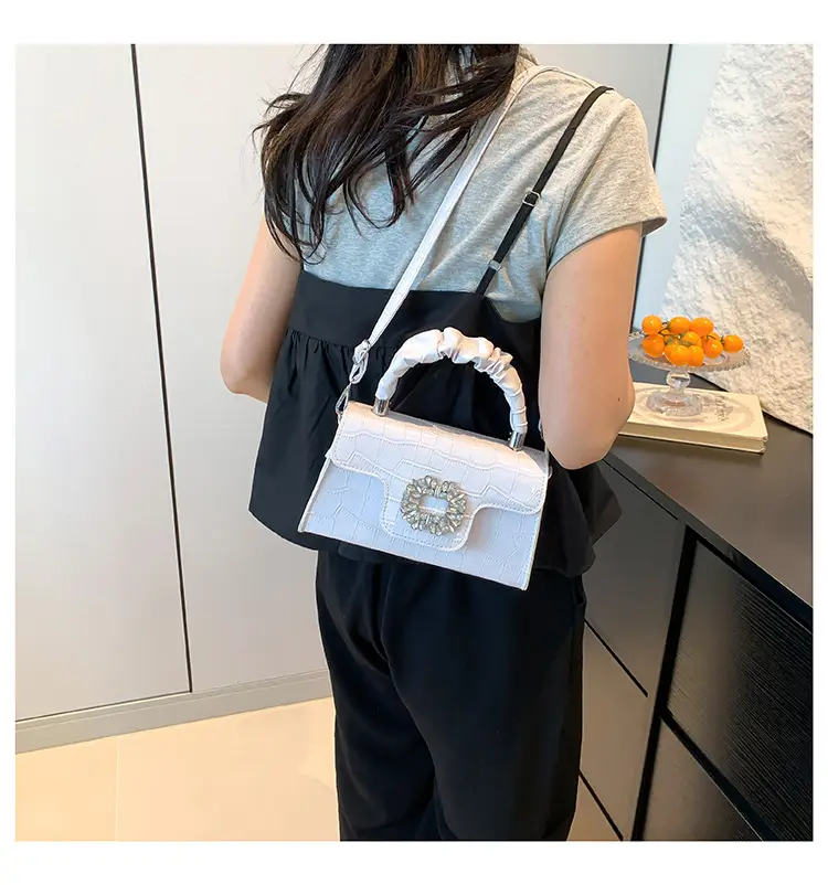 Golden Pleated Diamond Handbag for Women — feature 22