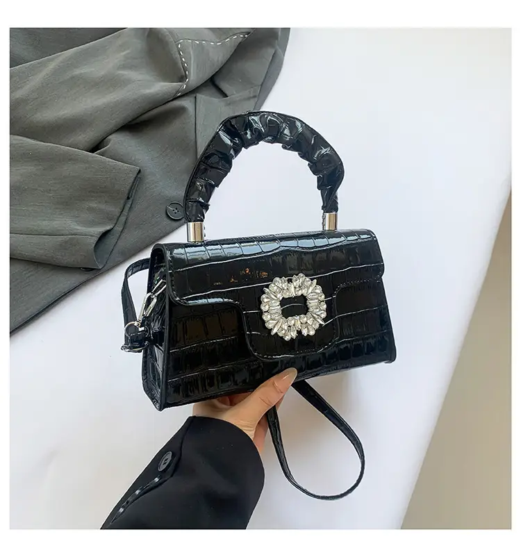 Golden Pleated Diamond Handbag for Women — feature 35