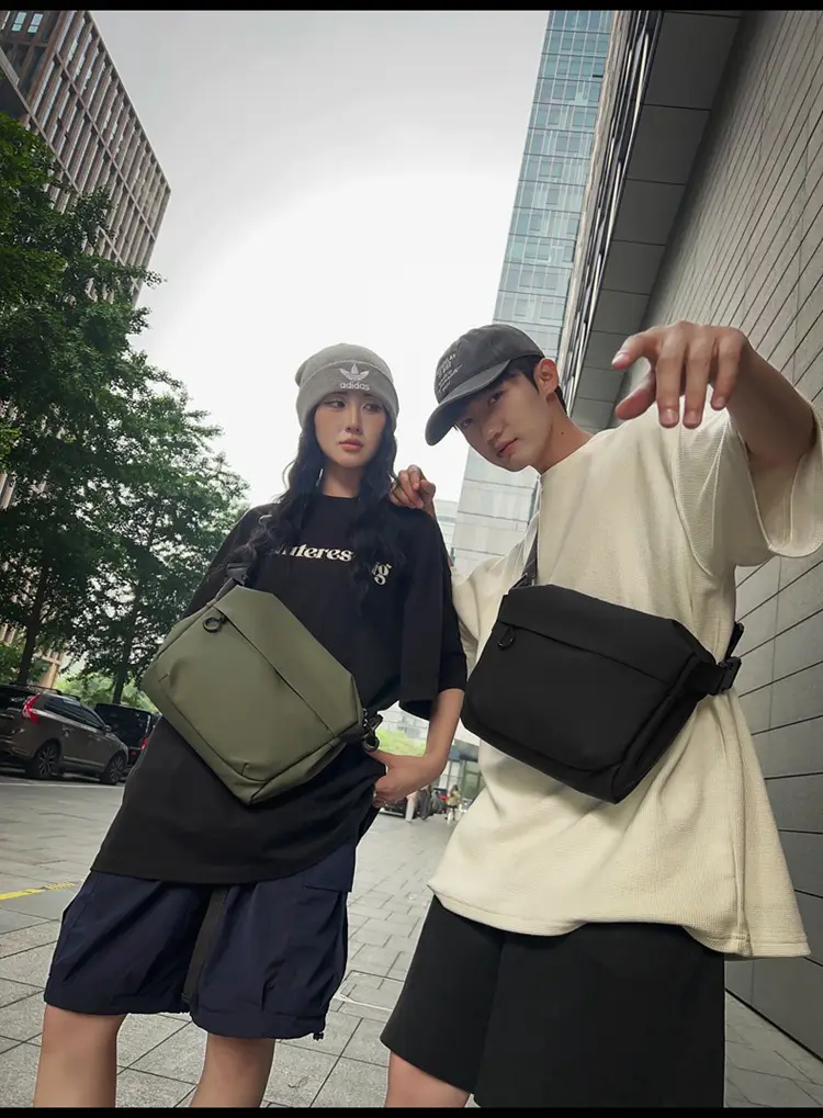 Men's Black Satchel Crossbody Bag 2024 — feature 12