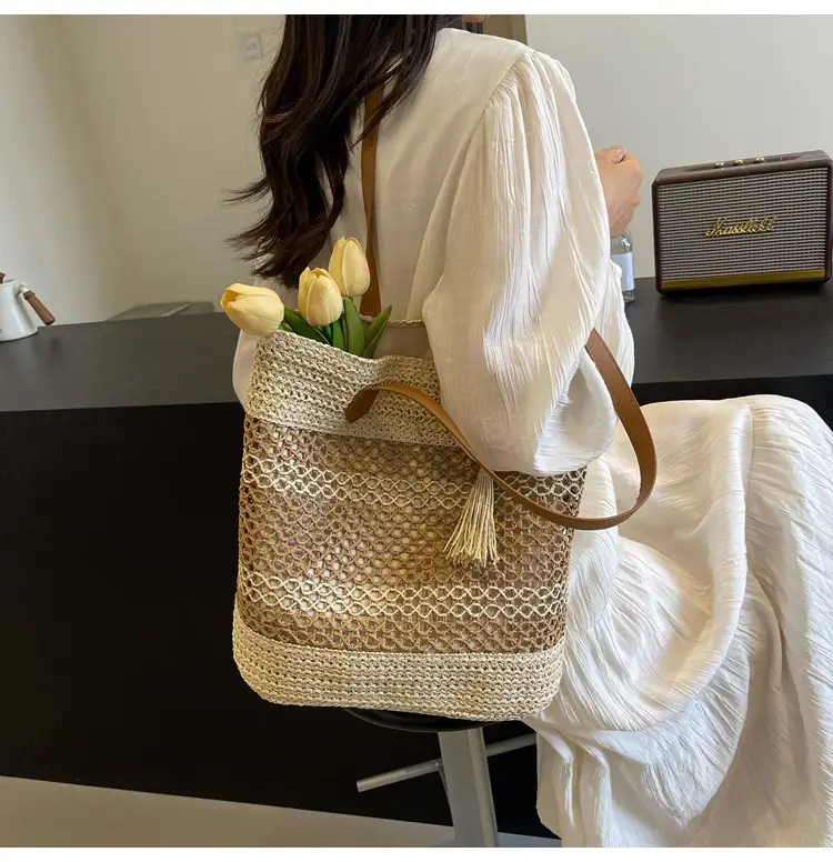 Women Straw Woven Beach Bag Large Capacity Tote Bucket — feature 24
