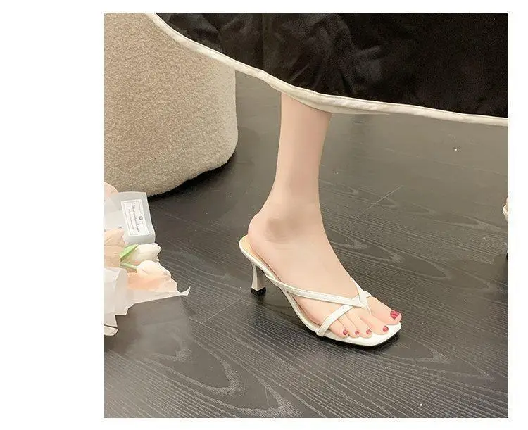 2026 Summer New Style French-Style Thong Sandals, Thin-Heeled Slippers for Women, Outdoor Wear, Square-Toed High-Heeled Flip-Flops — feature 2